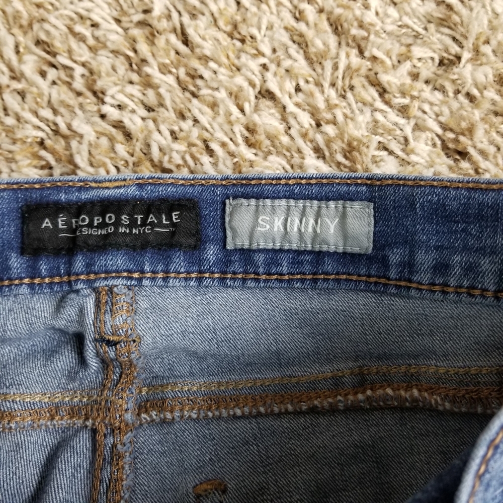 Aeropostale| Lighty distressed skinny jeans 0 - Picture 8 of 8